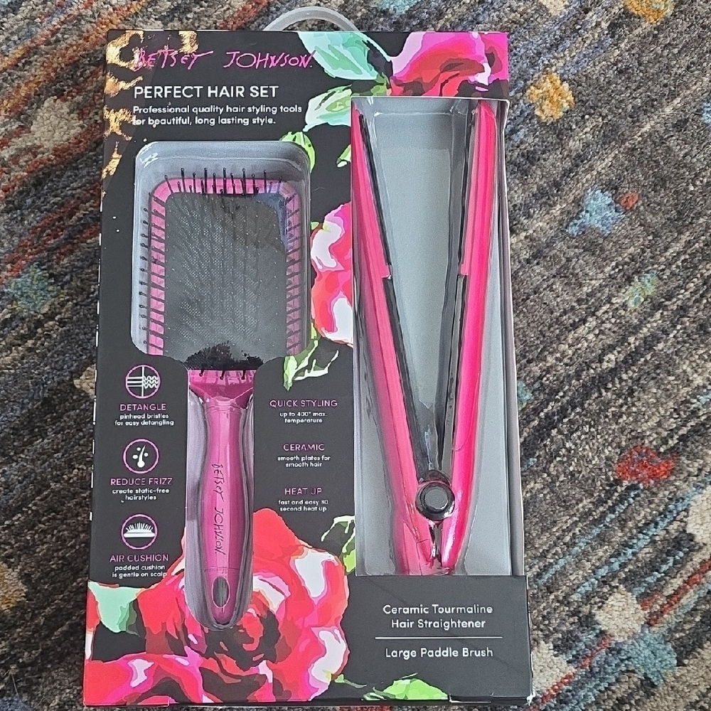Betsey Johnson Floral Hair Styling Set - Pink and Black